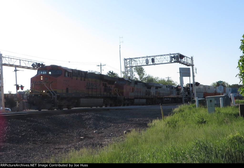 BNSF 7751 West